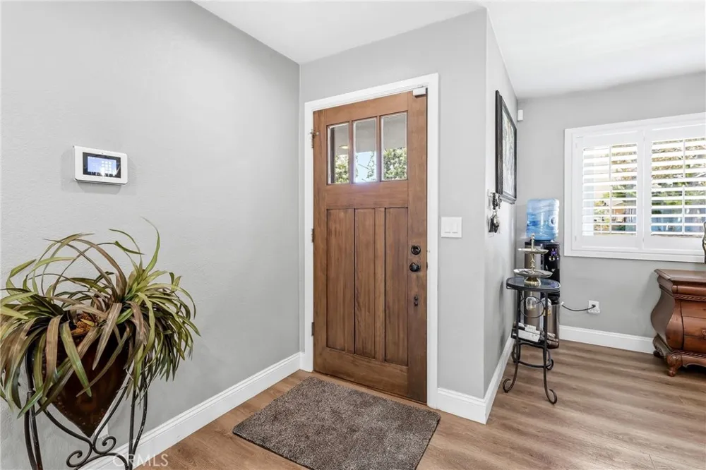 5011 Santa Fe Yorba Linda, CA 92886