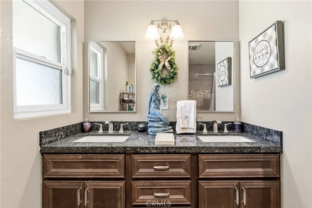 5011 Santa Fe Yorba Linda, CA 92886