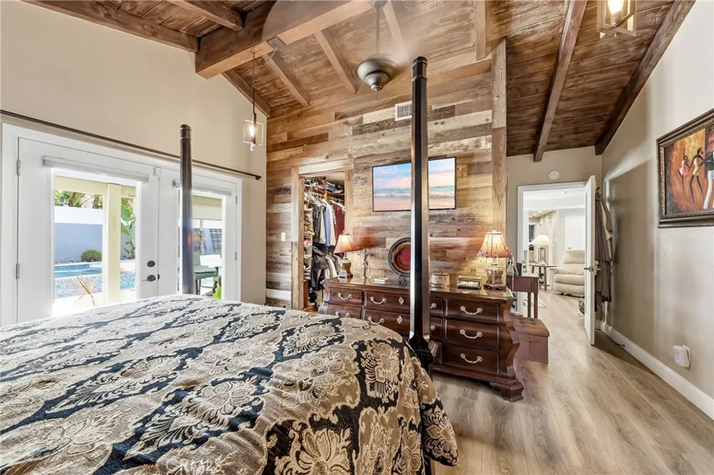 5011 Santa Fe Yorba Linda, CA 92886