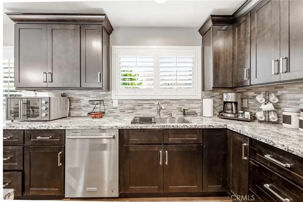 5011 Santa Fe Yorba Linda, CA 92886