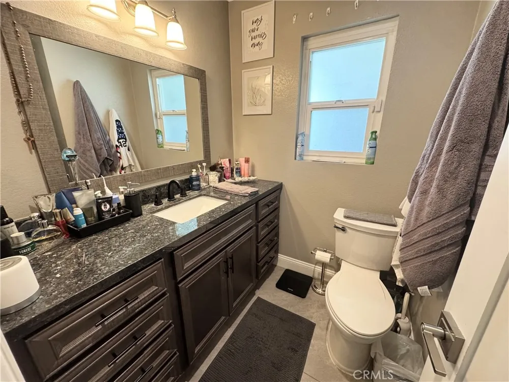 5011 Santa Fe Yorba Linda, CA 92886