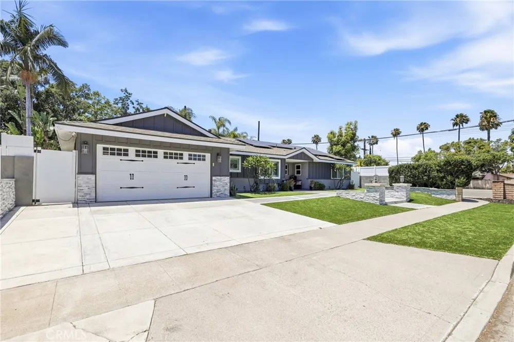 5011 Santa Fe Yorba Linda, CA 92886