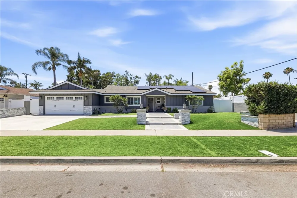 5011 Santa Fe Yorba Linda, CA 92886