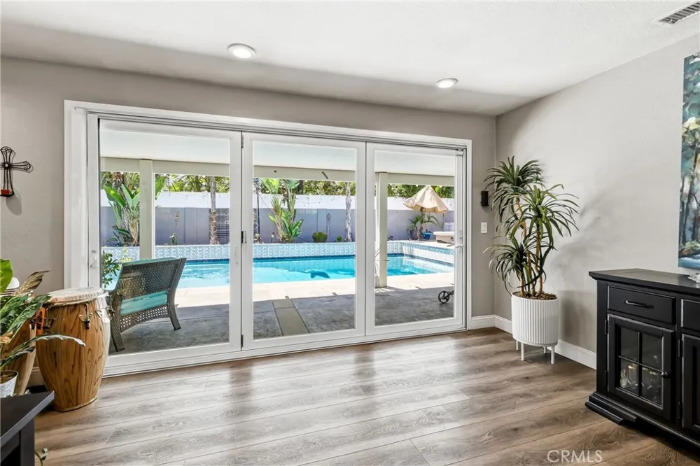5011 Santa Fe Yorba Linda, CA 92886