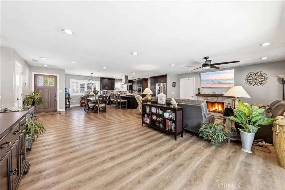 5011 Santa Fe Yorba Linda, CA 92886