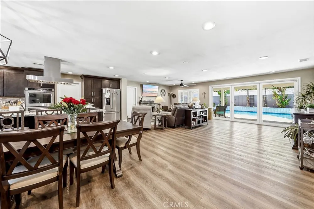 5011 Santa Fe Yorba Linda, CA 92886