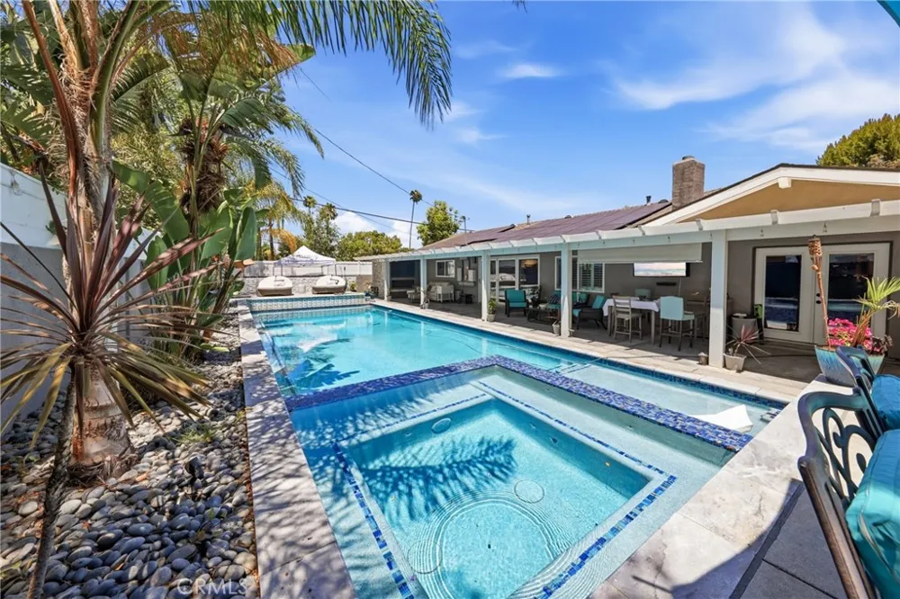 5011 Santa Fe Yorba Linda, CA 92886