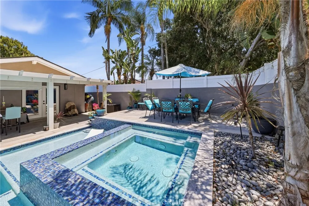 5011 Santa Fe Yorba Linda, CA 92886