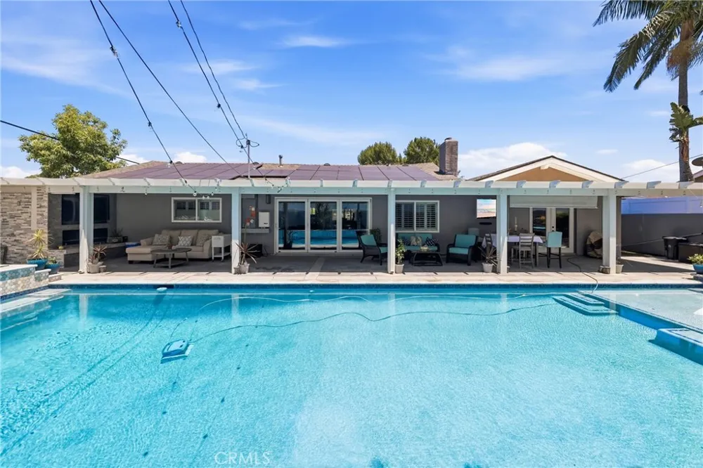 5011 Santa Fe Yorba Linda, CA 92886