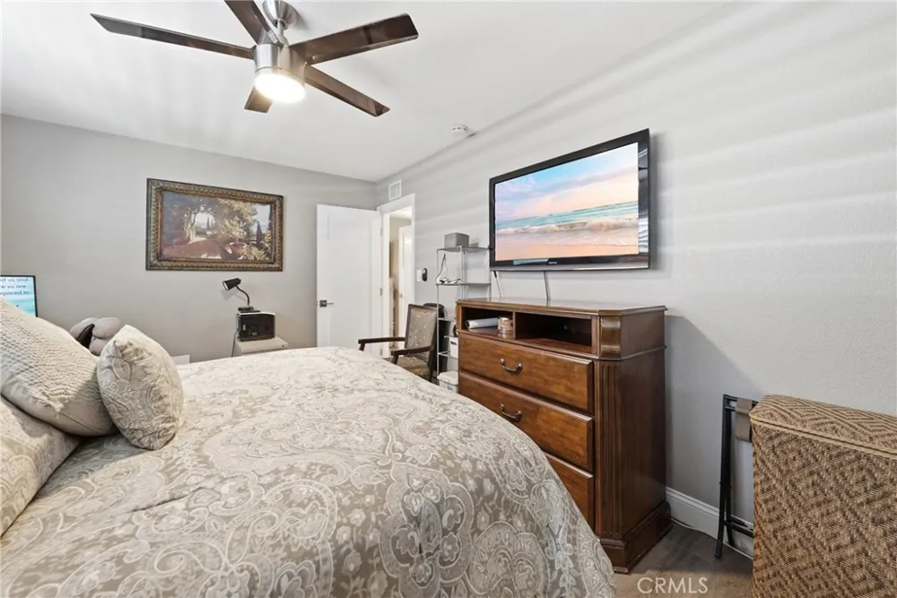 5011 Santa Fe Yorba Linda, CA 92886