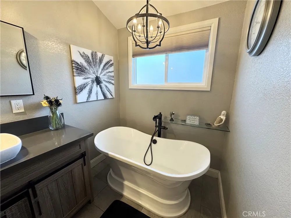 5011 Santa Fe Yorba Linda, CA 92886