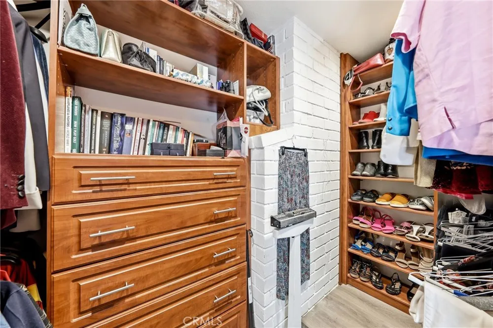 5011 Santa Fe Yorba Linda, CA 92886