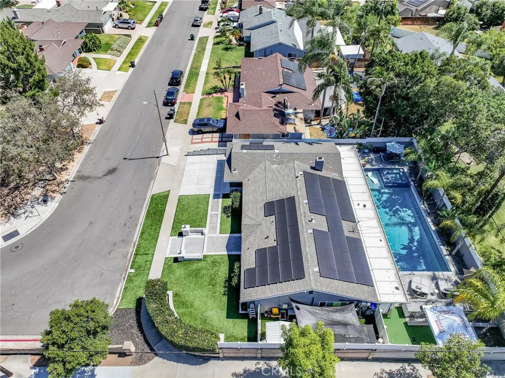5011 Santa Fe Yorba Linda, CA 92886