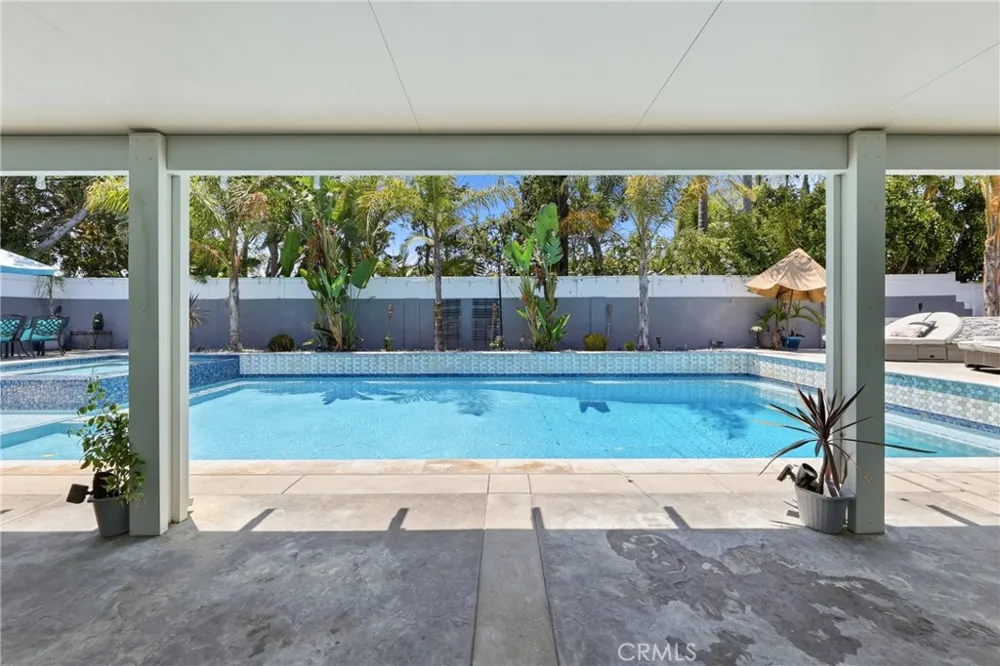 5011 Santa Fe Yorba Linda, CA 92886