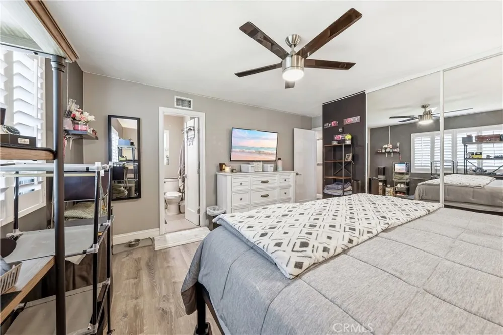 5011 Santa Fe Yorba Linda, CA 92886