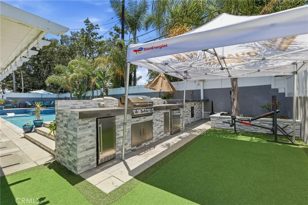 5011 Santa Fe Yorba Linda, CA 92886