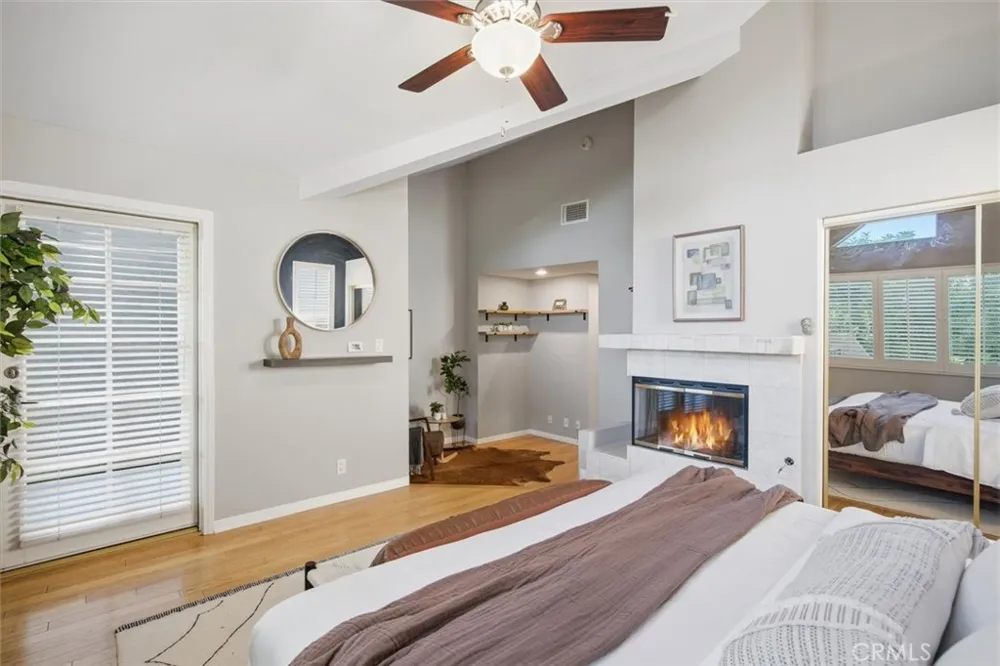 18730 Hatteras #47 Tarzana, CA 91356