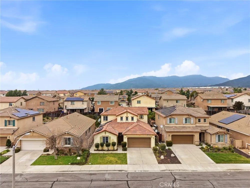 18332 Cayenne San Bernardino, CA 92407