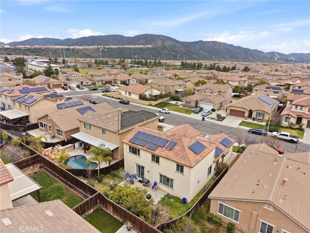 18332 Cayenne San Bernardino, CA 92407