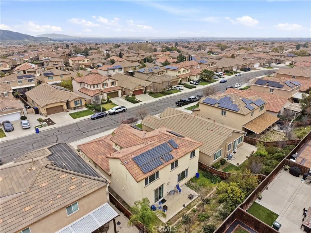 18332 Cayenne San Bernardino, CA 92407