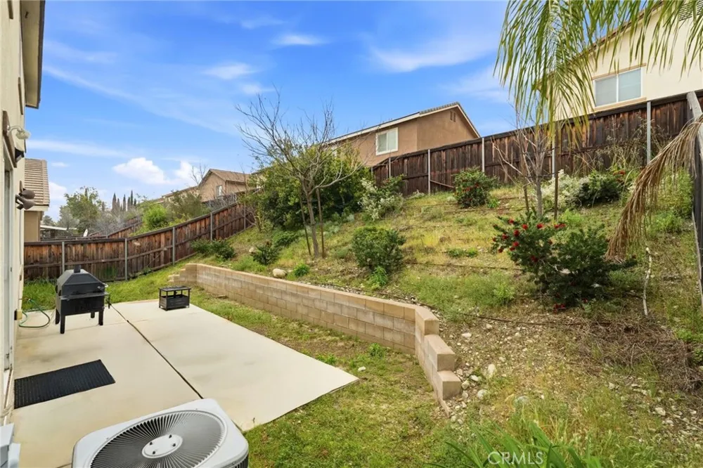 18332 Cayenne San Bernardino, CA 92407