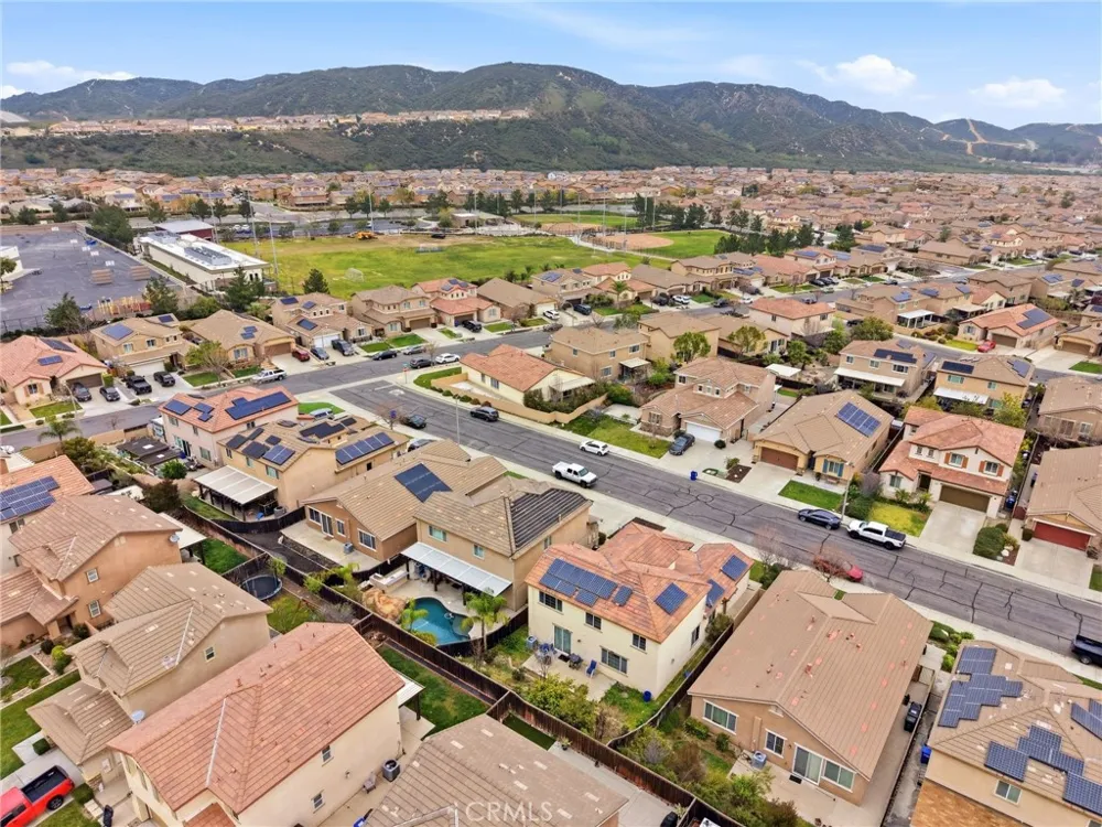 18332 Cayenne San Bernardino, CA 92407