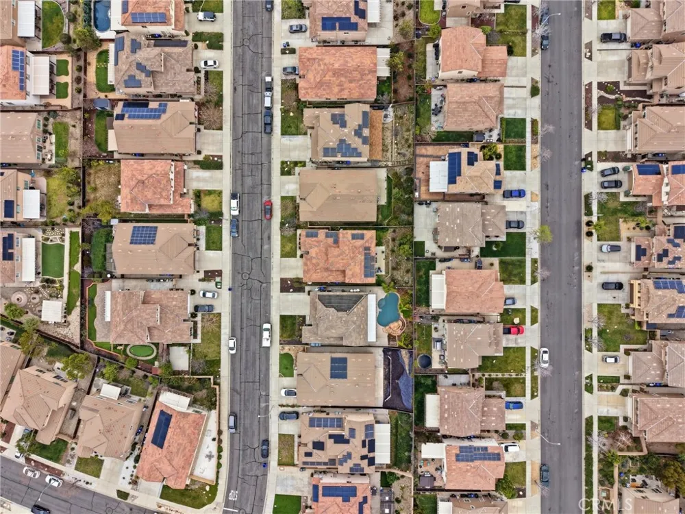 18332 Cayenne San Bernardino, CA 92407