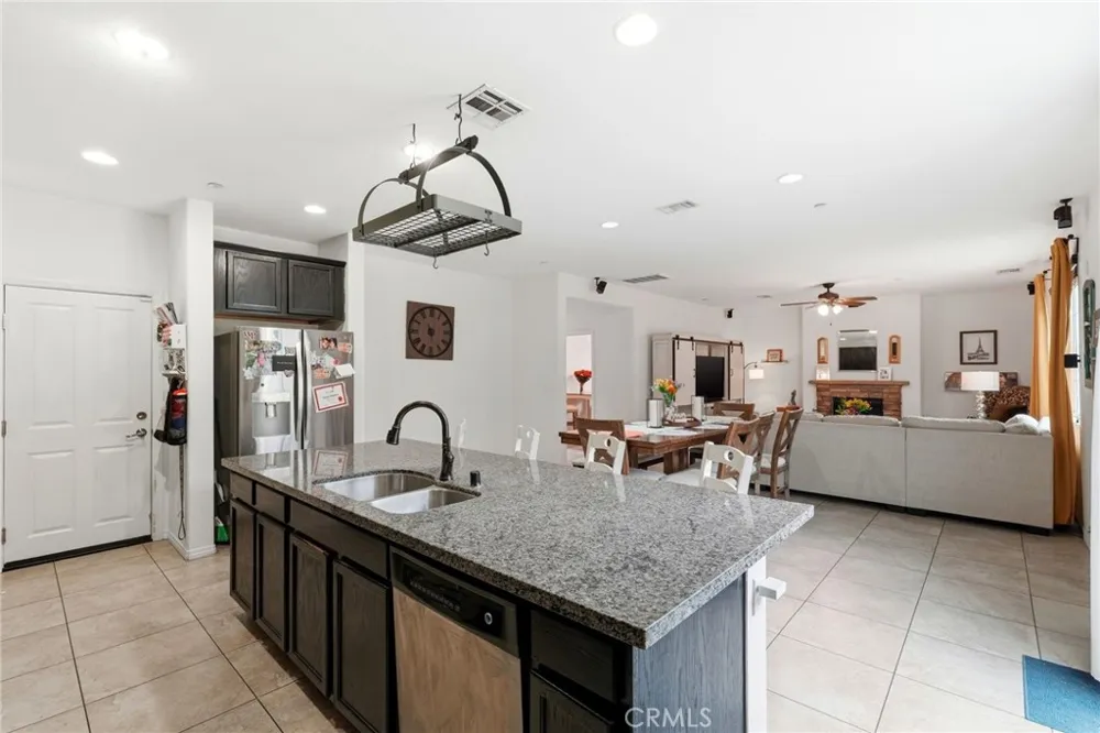 18332 Cayenne San Bernardino, CA 92407