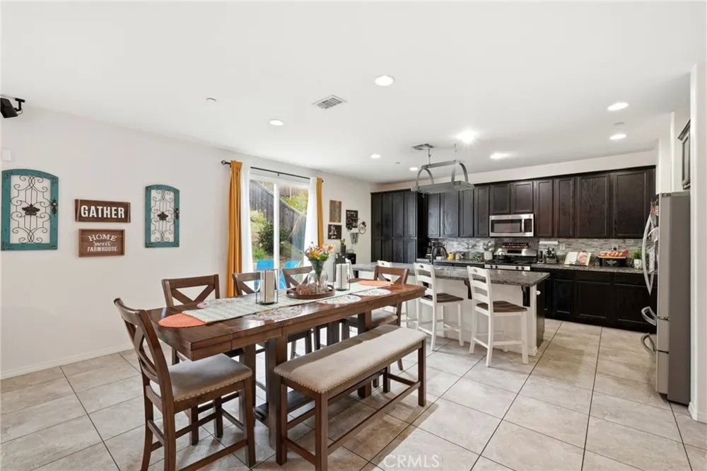 18332 Cayenne San Bernardino, CA 92407