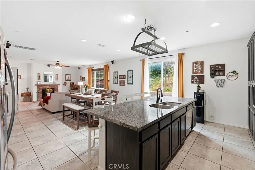 18332 Cayenne San Bernardino, CA 92407