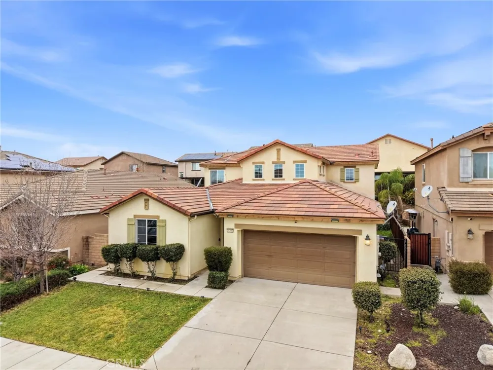 18332 Cayenne San Bernardino, CA 92407