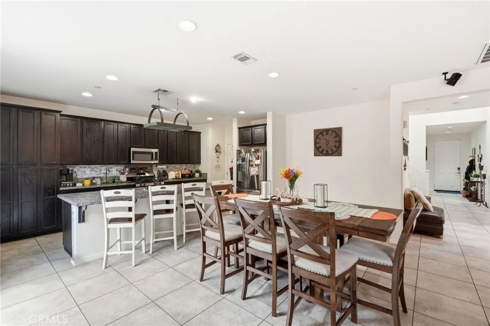 18332 Cayenne San Bernardino, CA 92407