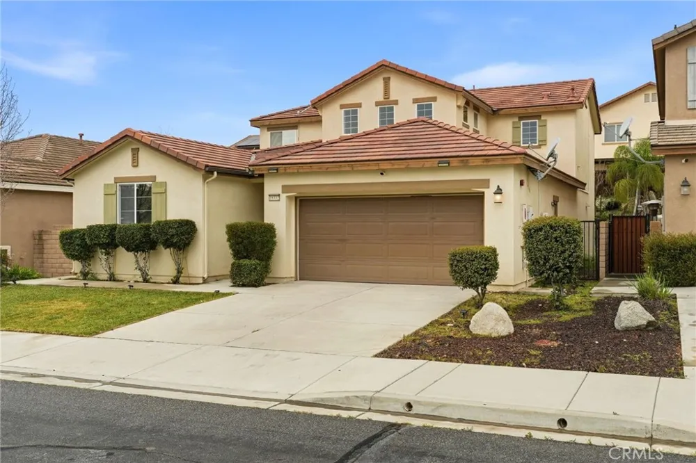 18332 Cayenne San Bernardino, CA 92407