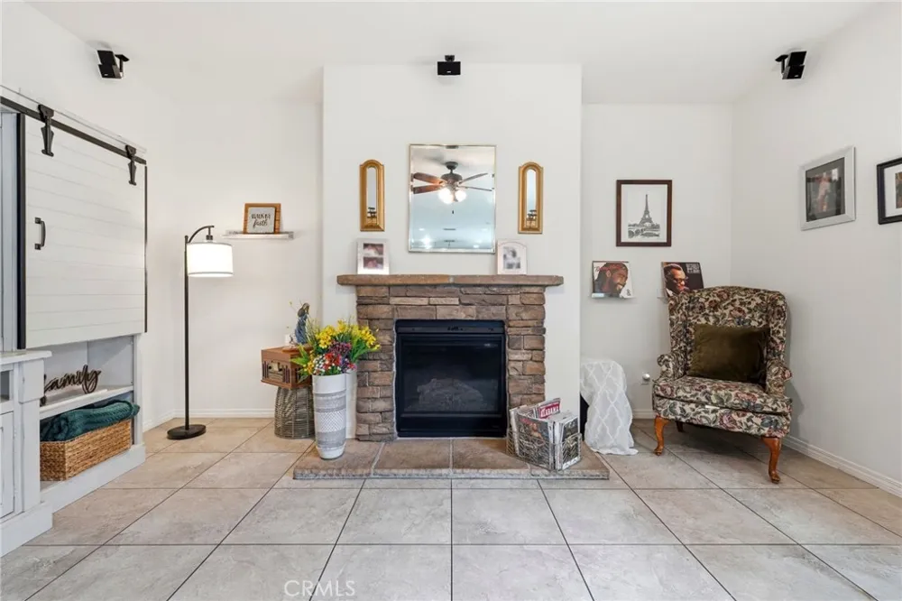 18332 Cayenne San Bernardino, CA 92407