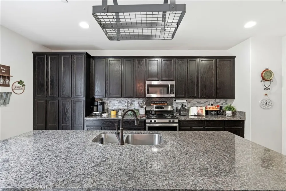 18332 Cayenne San Bernardino, CA 92407