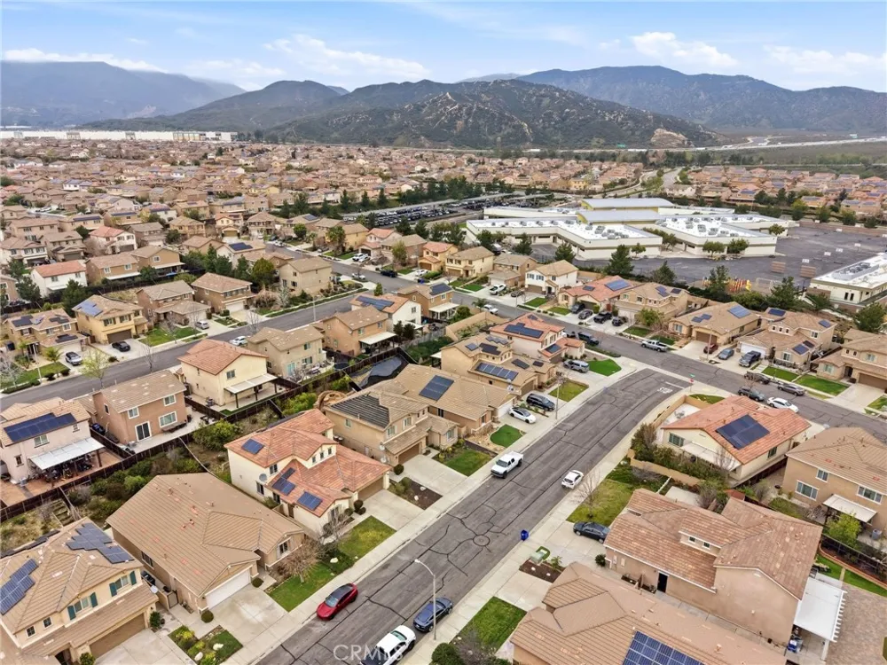 18332 Cayenne San Bernardino, CA 92407