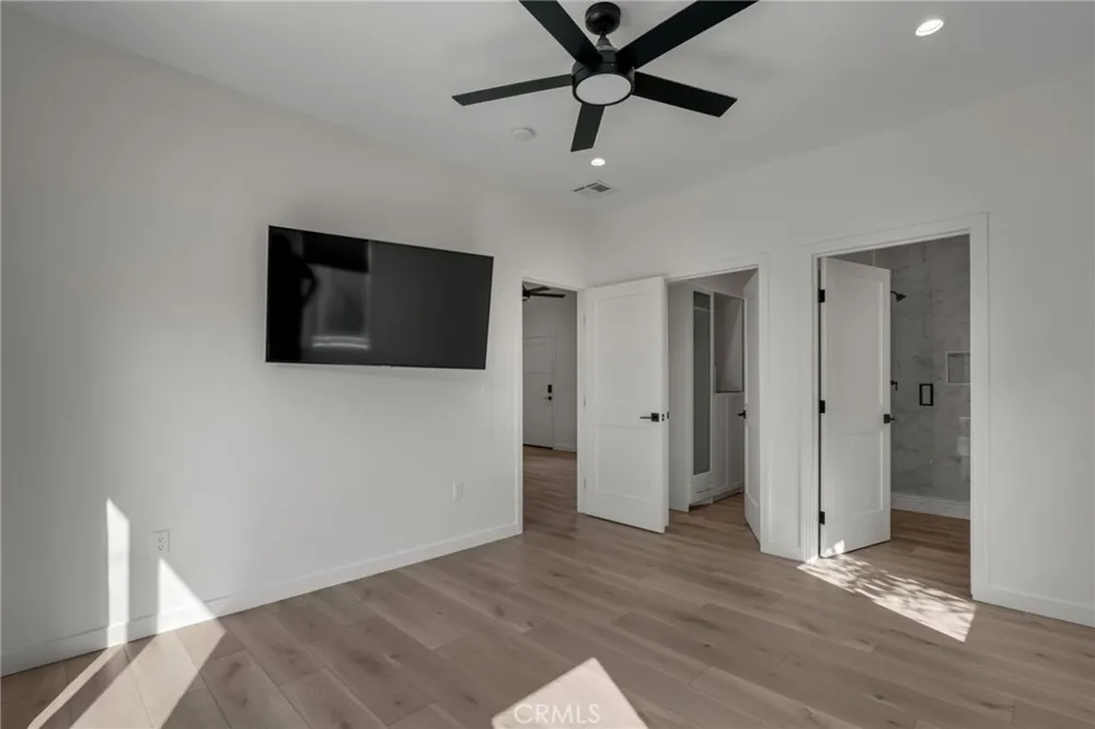 22434 Berdon St Woodland Hills, CA 91367