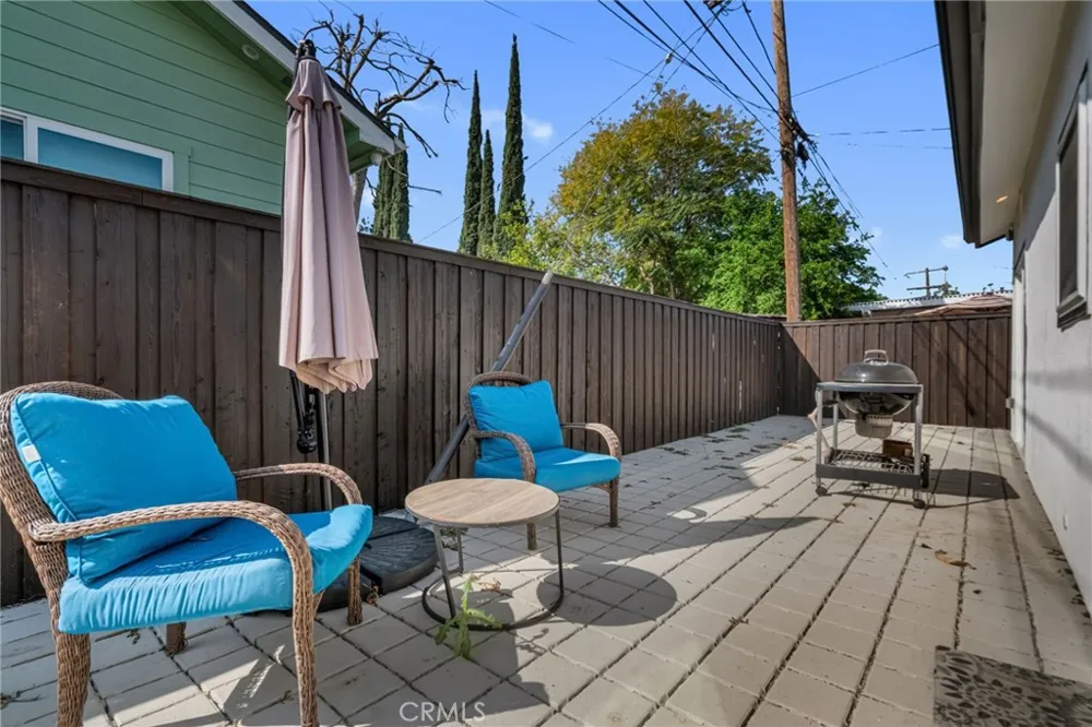 22434 Berdon St Woodland Hills, CA 91367
