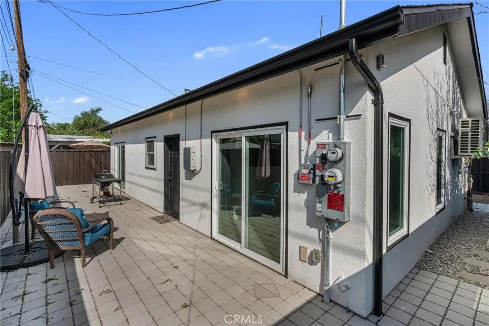 22434 Berdon St Woodland Hills, CA 91367