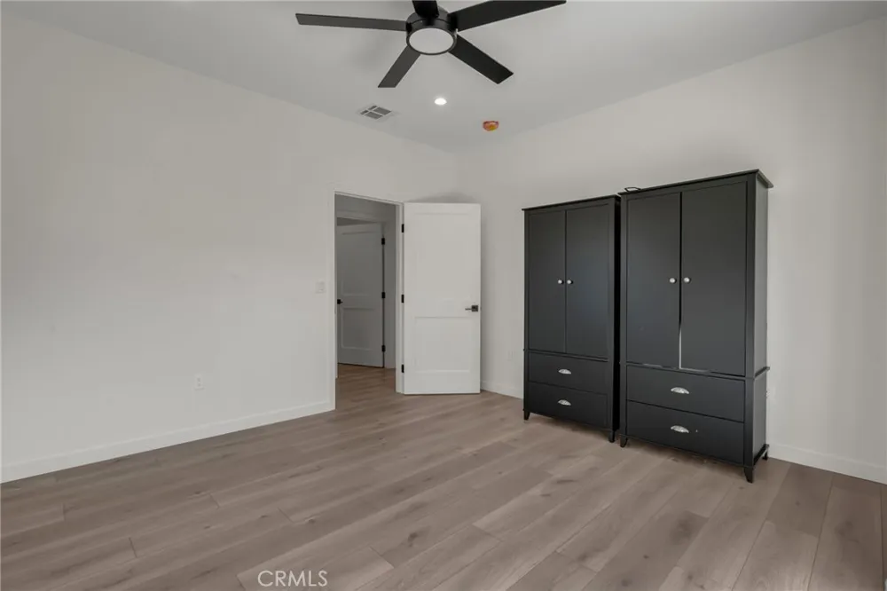 22434 Berdon St Woodland Hills, CA 91367