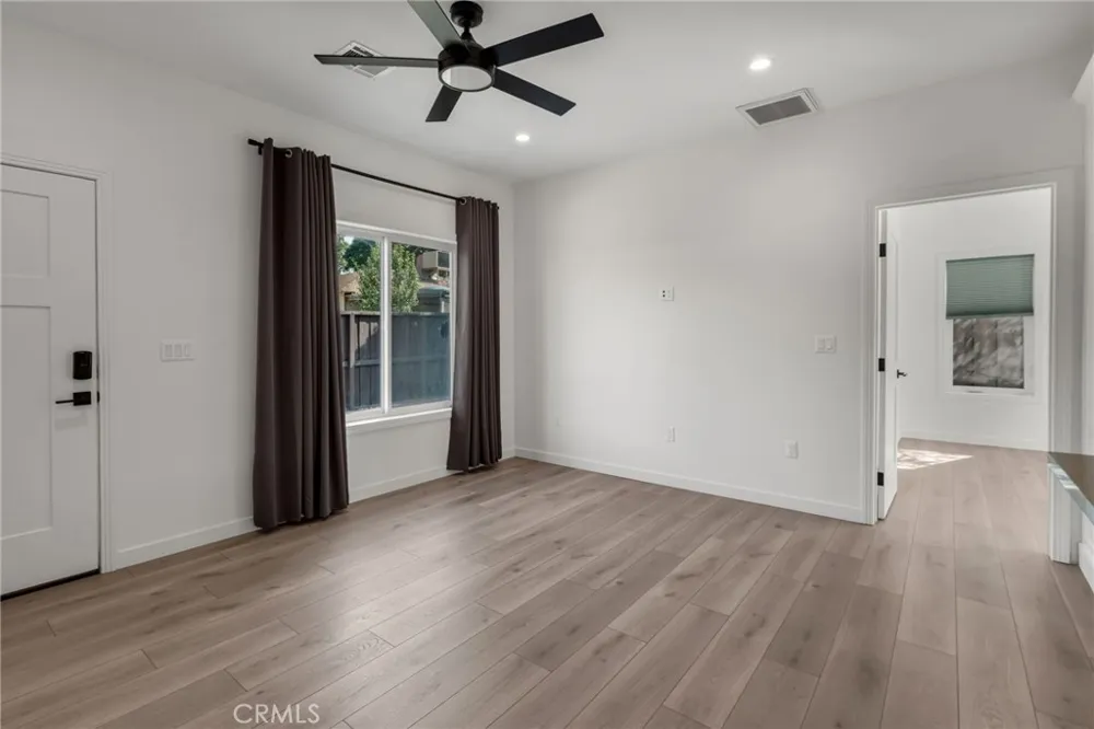 22434 Berdon St Woodland Hills, CA 91367