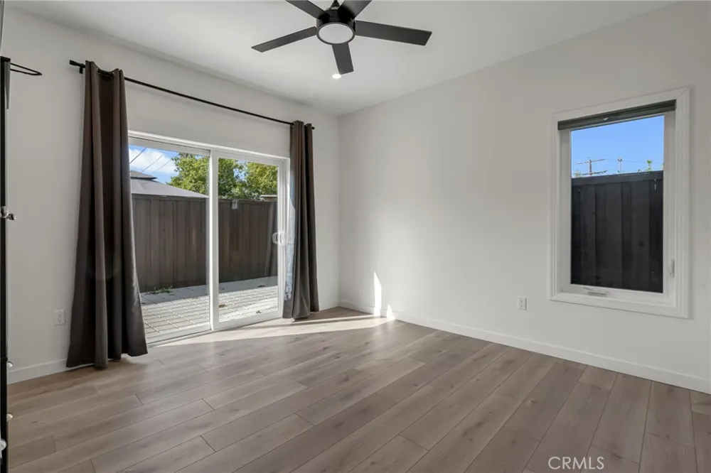 22434 Berdon St Woodland Hills, CA 91367