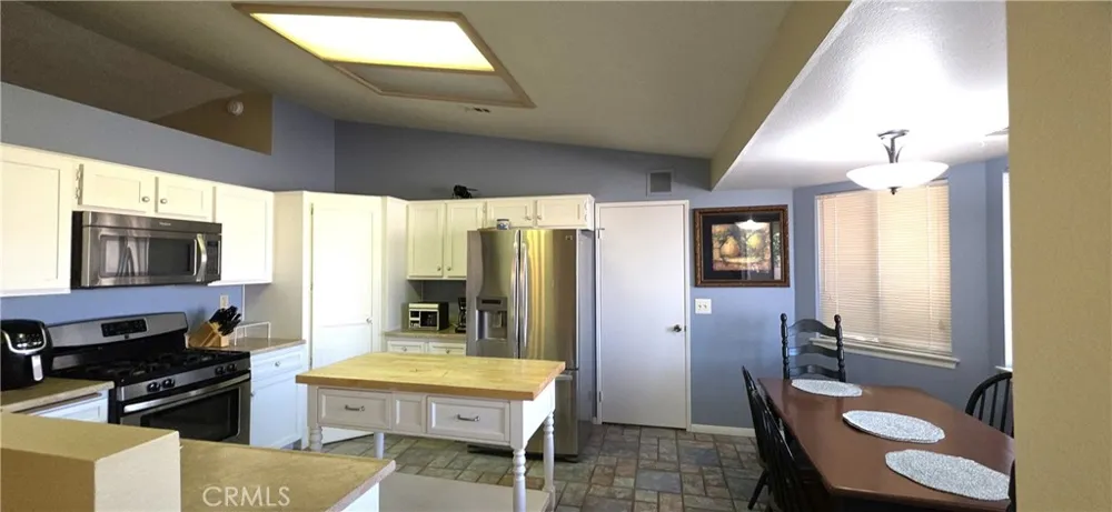 14307 Tonikan Apple Valley, CA 92307