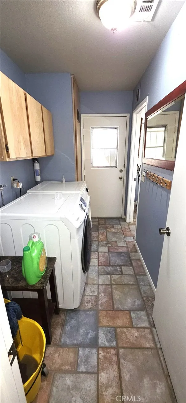 14307 Tonikan Apple Valley, CA 92307