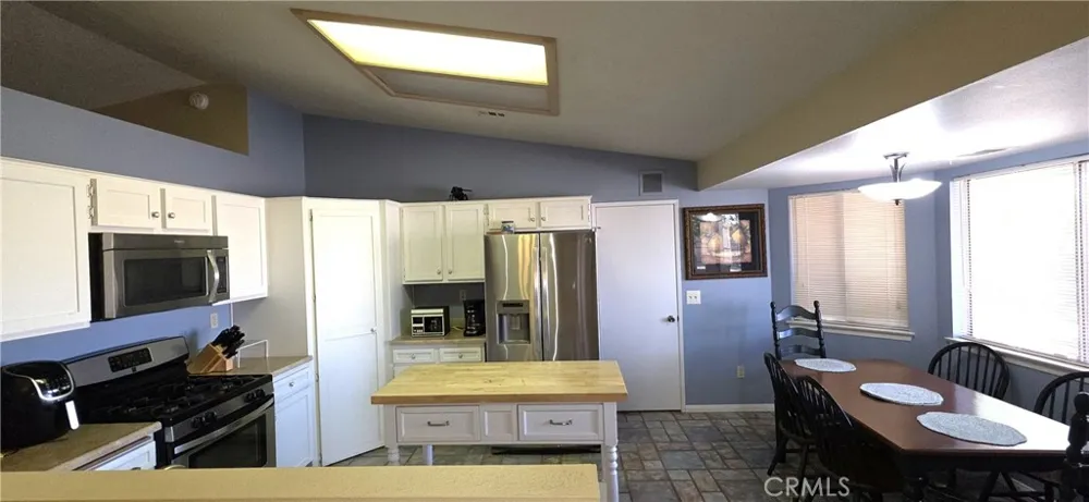 14307 Tonikan Apple Valley, CA 92307
