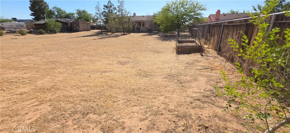 14307 Tonikan Apple Valley, CA 92307