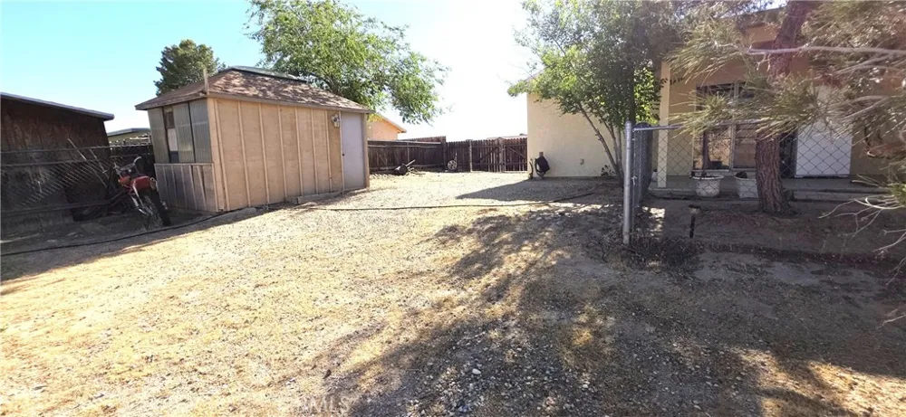 14307 Tonikan Apple Valley, CA 92307