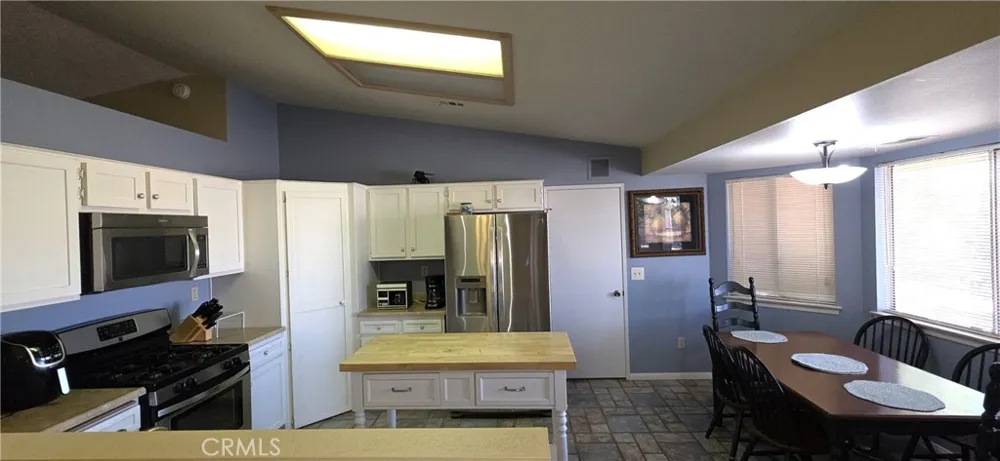 14307 Tonikan Apple Valley, CA 92307