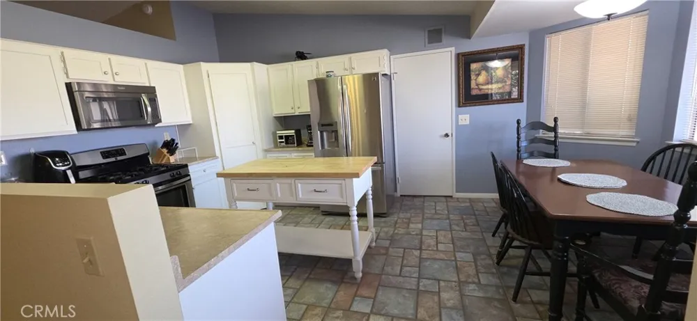 14307 Tonikan Apple Valley, CA 92307