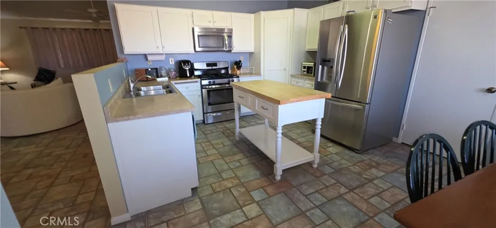14307 Tonikan Apple Valley, CA 92307